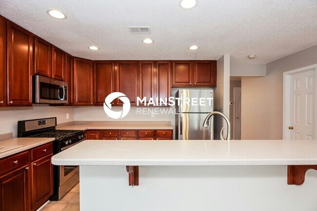 Building Photo - 3 Bedroom Pet-Friendly Home in Charlotte, NC with Main Street Renewal