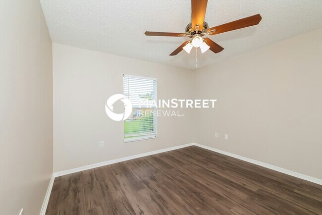 Building Photo - 3 Bedroom Pet-Friendly Home in POINCIANA, ...