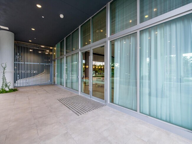 Building Photo - 2000 Metropica Wy