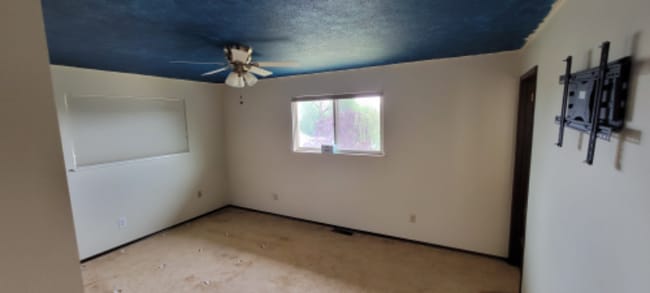 Building Photo - 61 Herlou Dr