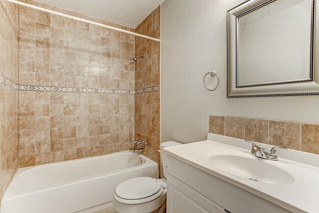 Building Photo - 3414 Garrott St