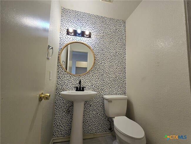 Building Photo - 1206 Industrial Blvd