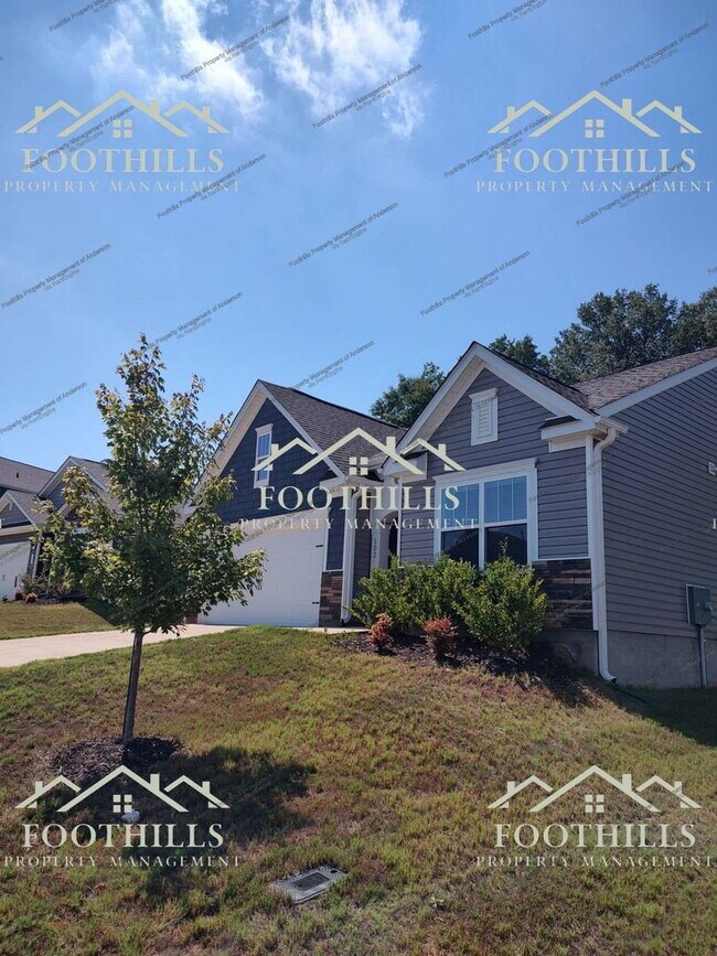 Building Photo - 102 Fancy Trl