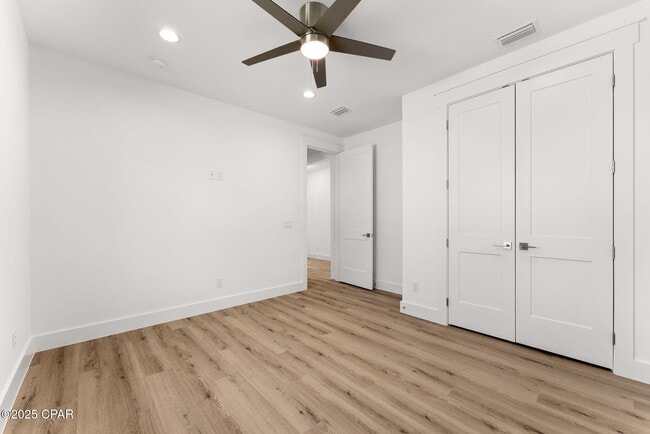 Building Photo - 7021 N Lagoon Dr