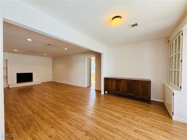 Building Photo - 1208 Buehler Dr