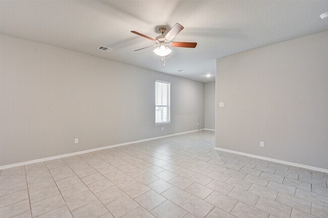 Building Photo - 40735 Gate Ridge Dr