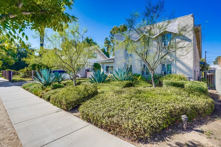 Rainy season - 2249 W. 24th St (B)