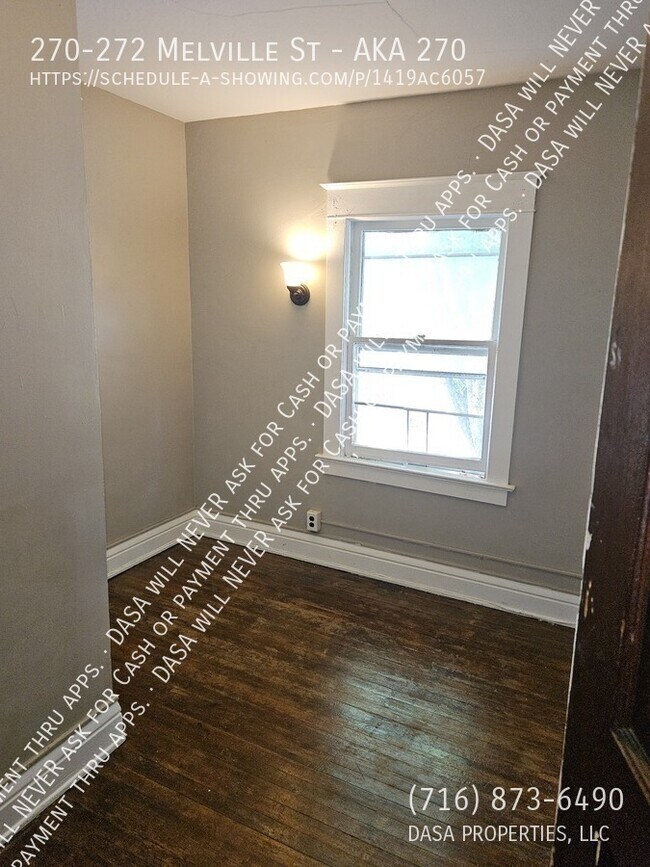 Building Photo - 270-272-272 Melville St