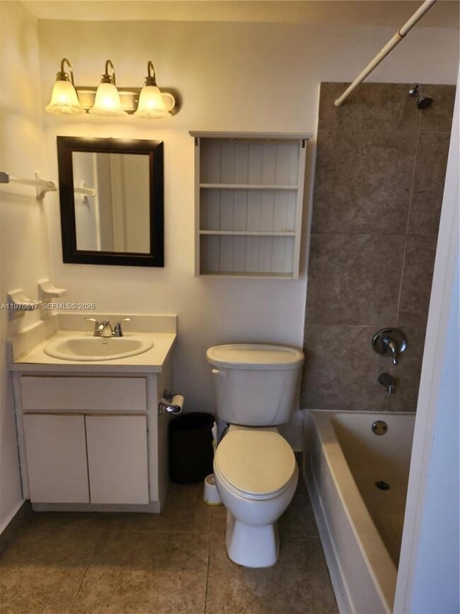 Building Photo - 777 SW 9th Ave