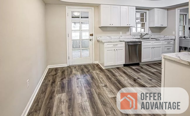 Building Photo - 7072 Oakwood Rd