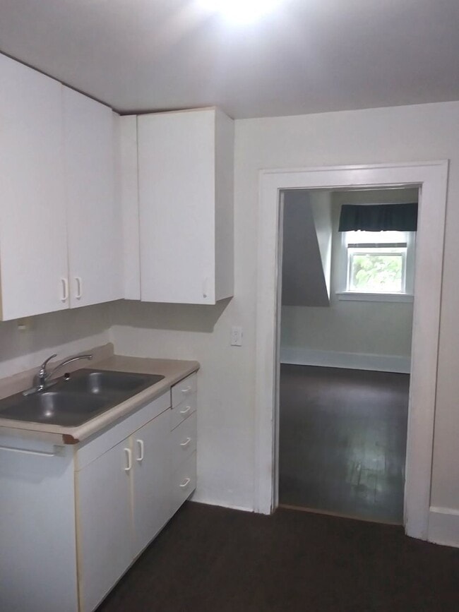 Building Photo - 713-713-713-712 13th Ave