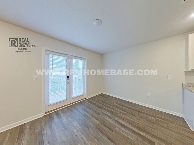 Building Photo - Spacious 5-Bedroom Home in Heritage Planta...