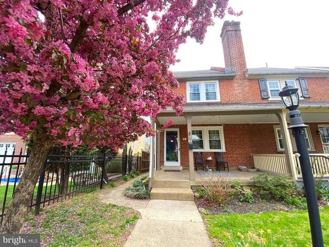 Building Photo - 20 E Abington Ave