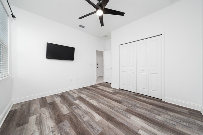 Building Photo - 2591 Seagirt Wy