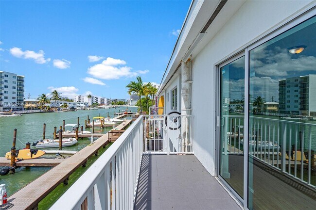 Building Photo - 7950 Tatum Waterway Dr