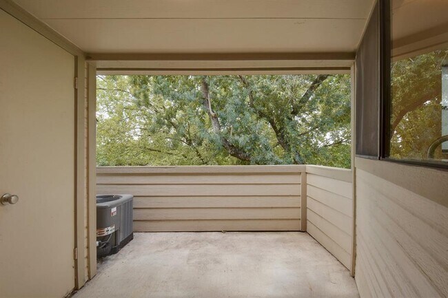 Building Photo - 2500 Burleson Rd