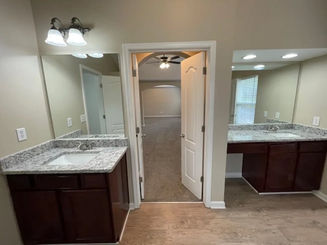 Building Photo - 4292 Rosehall Ct