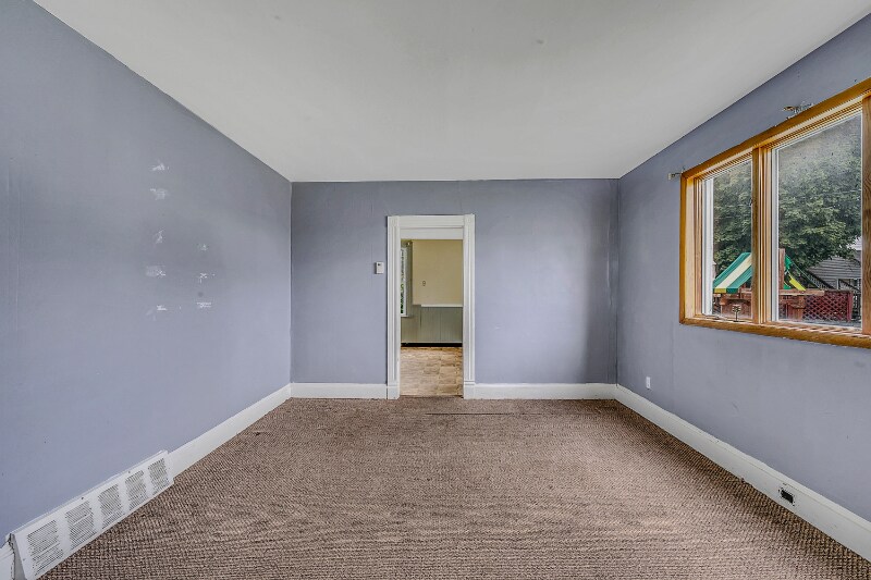 Building Photo - 608 S Webster Ave