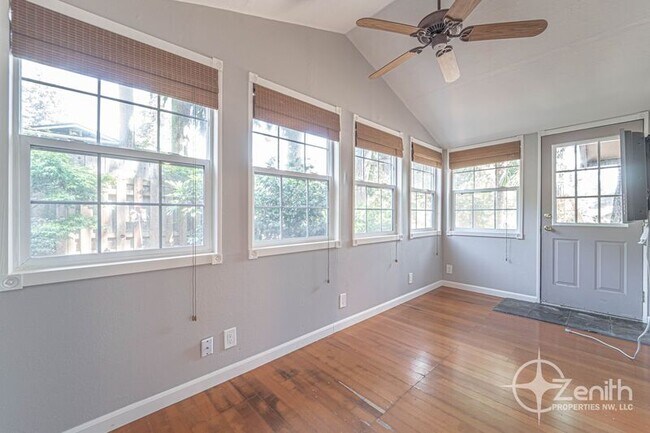 Building Photo - 1701 SE 123rd Ave