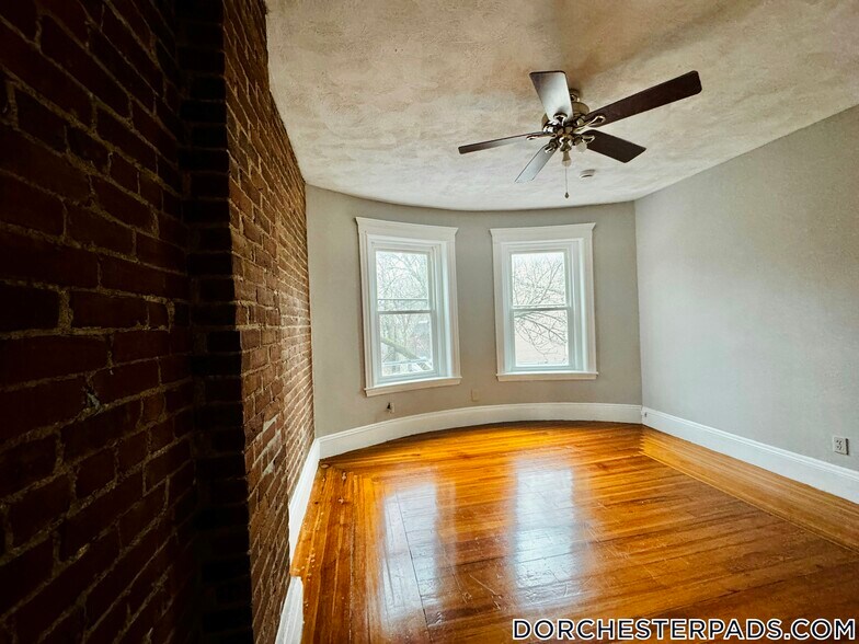 Building Photo - 76 Florida St