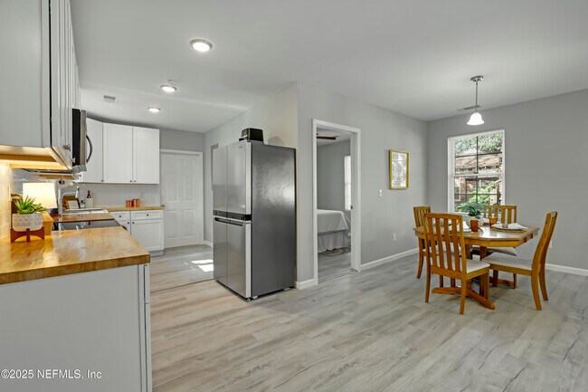 Building Photo - 2908 Broadway Ave