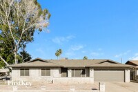 Building Photo - 4656 W Townley Ave