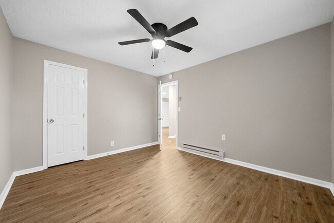 Building Photo - 114 Tandy Dr