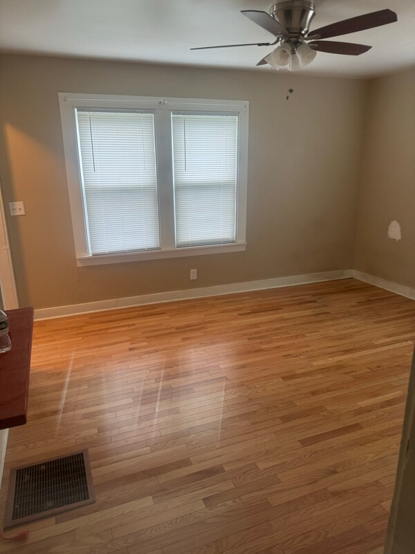 Building Photo - 103 Bowling Ln
