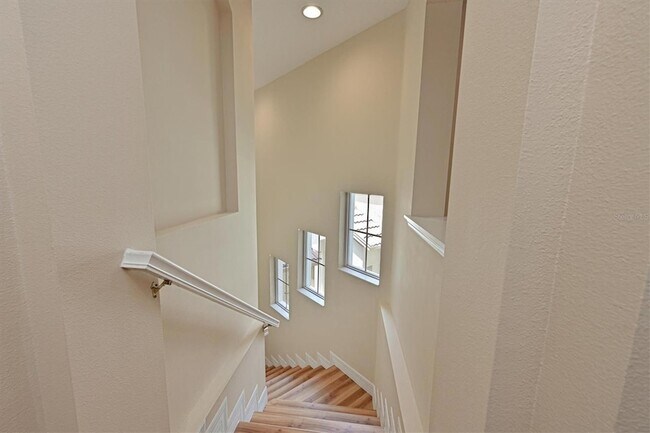 Building Photo - 9435 Discovery Terrace