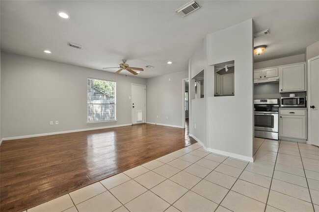 Building Photo - 18103 Gravenhurst Ln