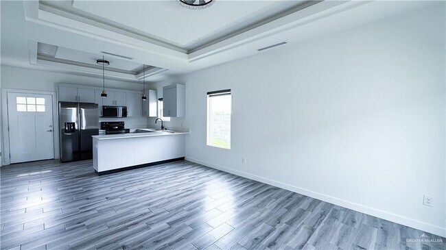 Building Photo - 1201 E Iris Ave