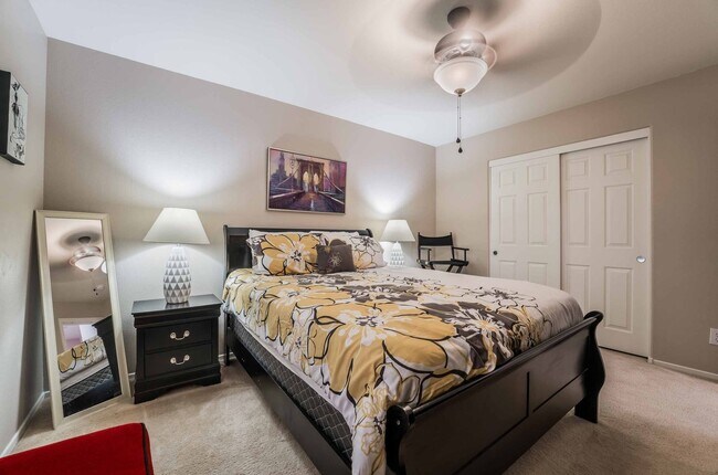 Building Photo - CHARMING FULLY FURNISHED 2 BEDROOM!
