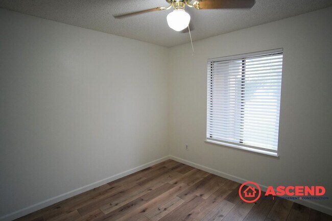 Building Photo - Cozy Southwest 3 Bedroom 2 Bath Home Comin...
