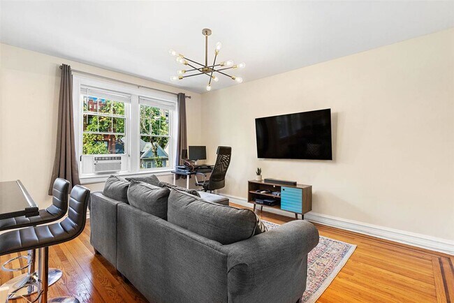 Building Photo - 340 Fairmount Ave