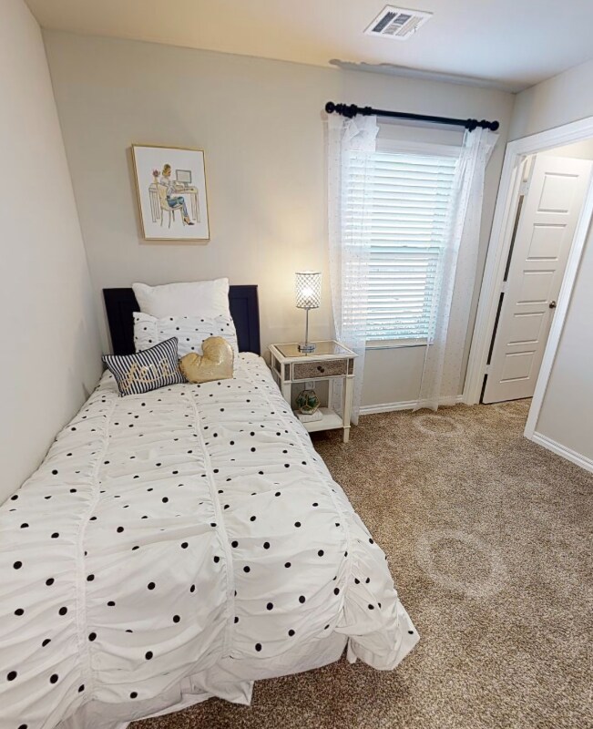 Building Photo - 2717 Phelps Dr