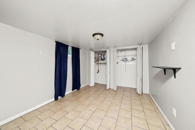 Building Photo - 4223 W 82nd St
