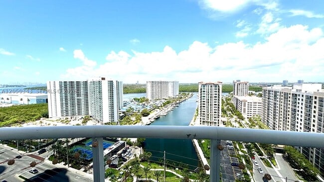 Building Photo - 15901 Collins Ave