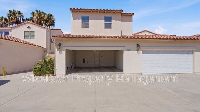 Building Photo - 1087 Waterfall Way