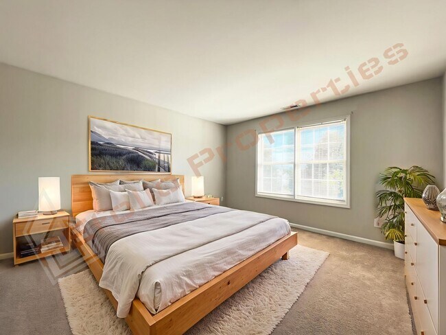 Building Photo - Lovely 4 Bedroom, 2.5 Bath Single-Family H...