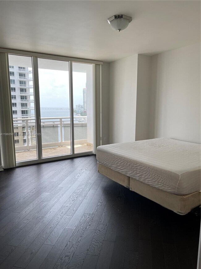 Building Photo - 901 Brickell Key Blvd