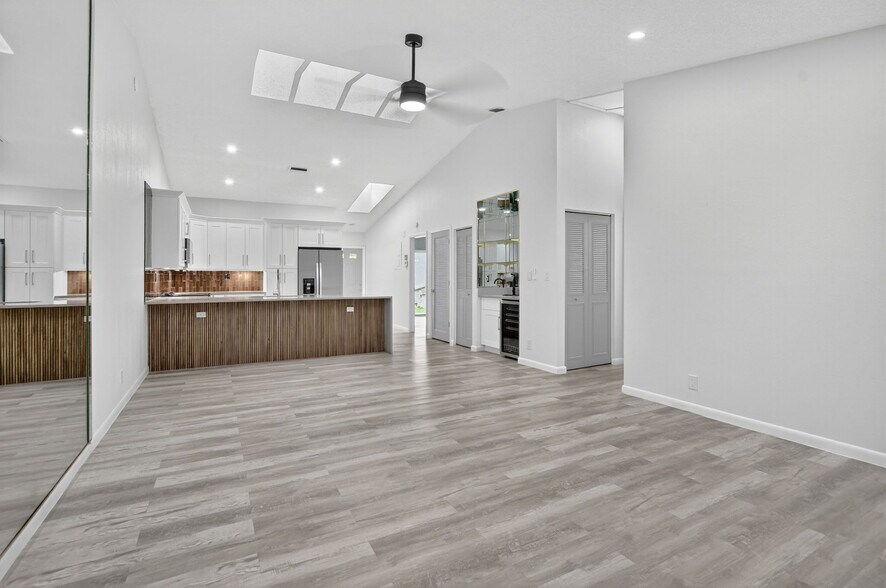 Building Photo - 22576 Vistawood Way