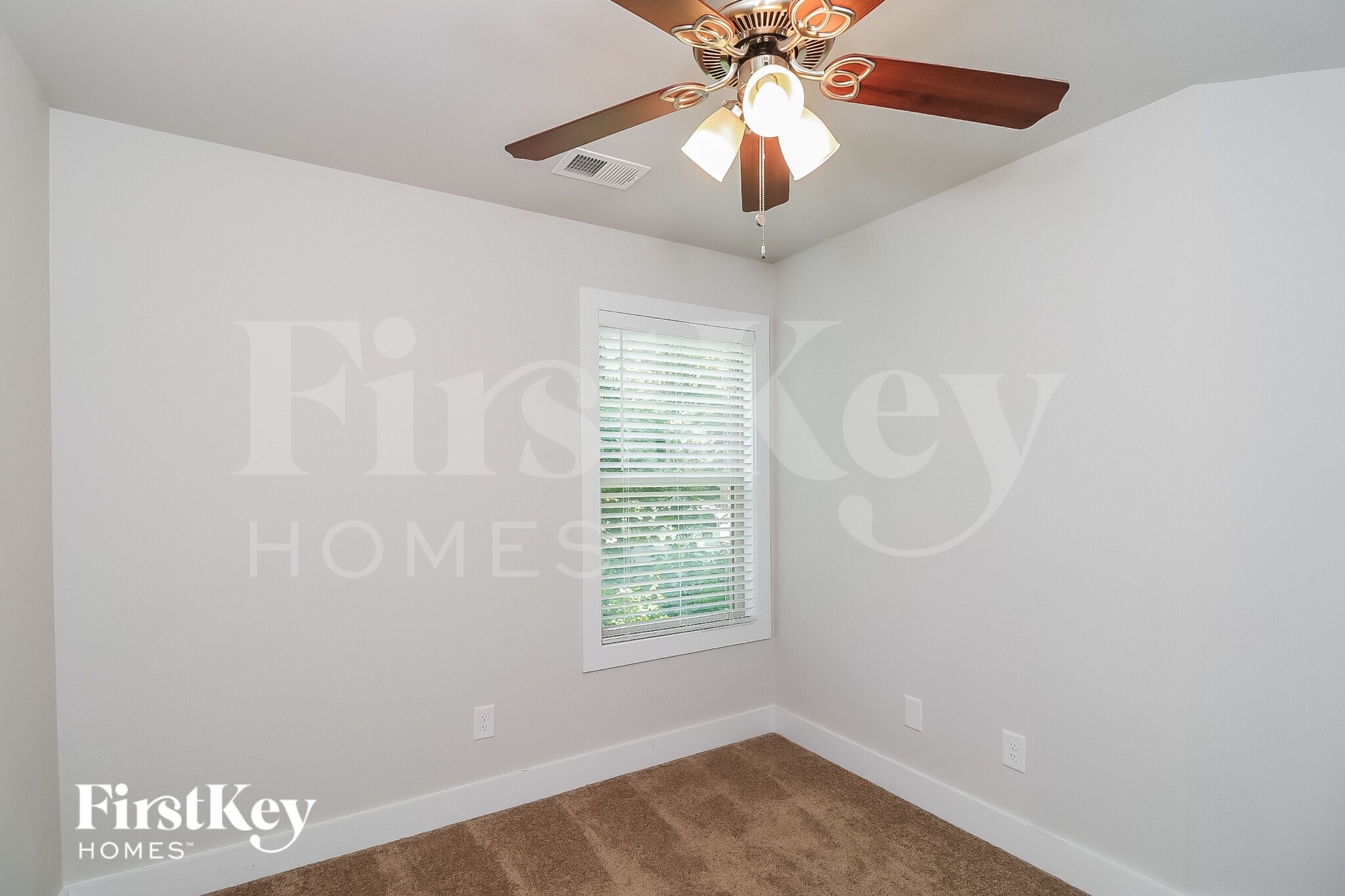 Building Photo - 4535 Bonneville Dr