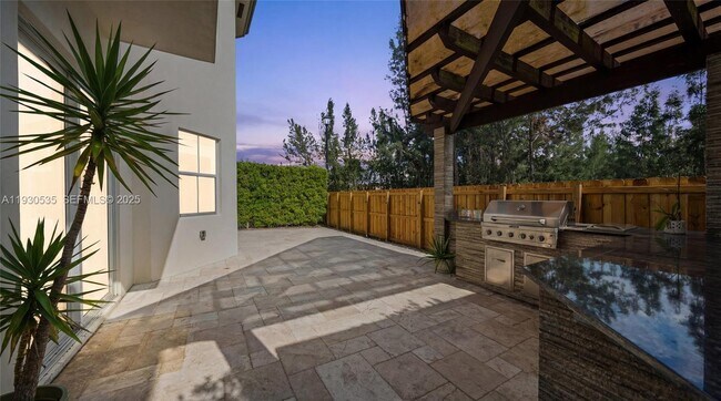 Building Photo - 6933 NW 104th Ct