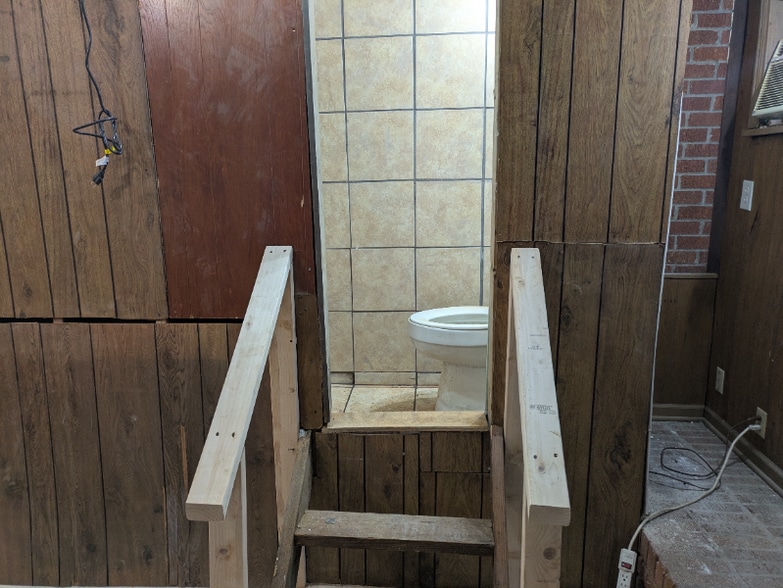 Primary Photo - 928 Beatrice St