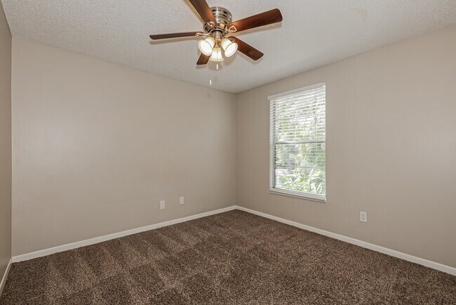 Building Photo - 16314 Caliente Pl