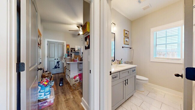 Building Photo - 1289 Foxtail Ln