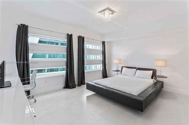 Building Photo - 1040 Biscayne Blvd