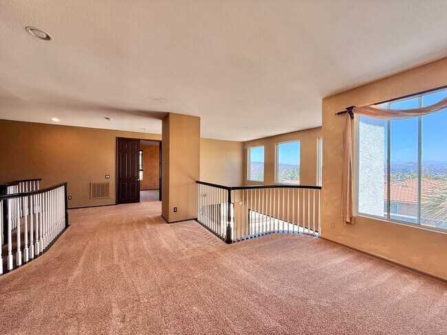 Building Photo - Luxurious Tuscan Style Villa in San Diego - Entertainers Dream!