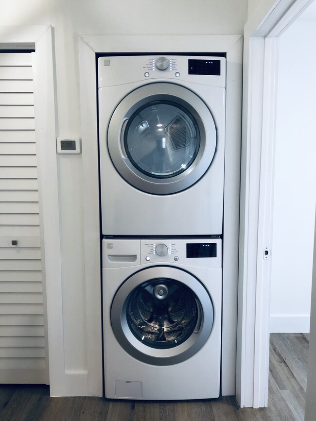 New full-size Washer and Dryer - 126 NW S River Dr