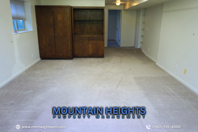 Building Photo - 2784 E Delsa Dr